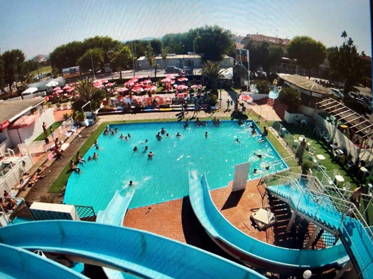 Hotel Niagara Річчоне Екстер'єр фото